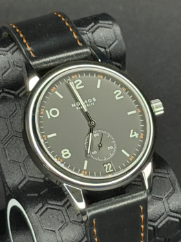 NOMOS Glashütte Club Ref. 774