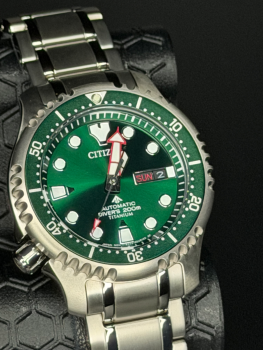 Citizen Promaster Diver Automatik Titan NY0100-50X (grünes Zifferblatt, grüne Lünette)