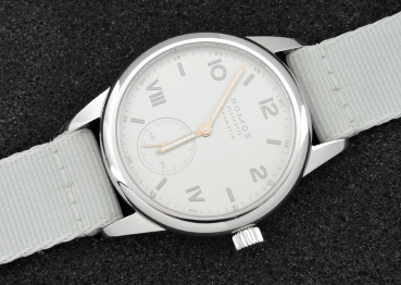 Nomos Club Campus Unisex  Neomatik 748