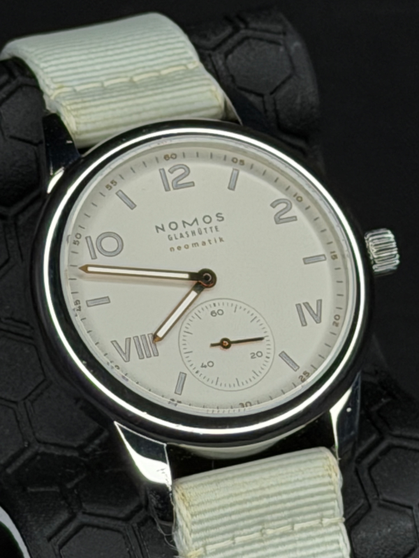 Nomos Club Campus Unisex  Neomatik 748