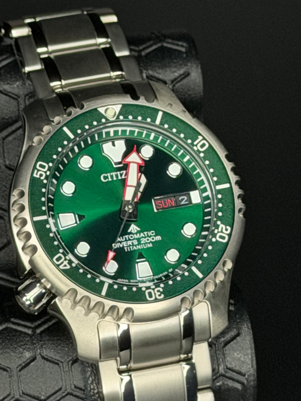 Citizen Promaster Diver Automatik Titan NY0100-50X (grünes Zifferblatt, grüne Lünette)